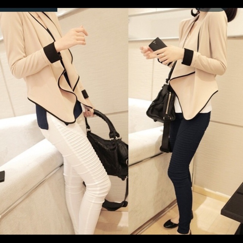 Classy tan and black blazer💋